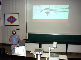 Dr. Leonardo Fuks during the lecture